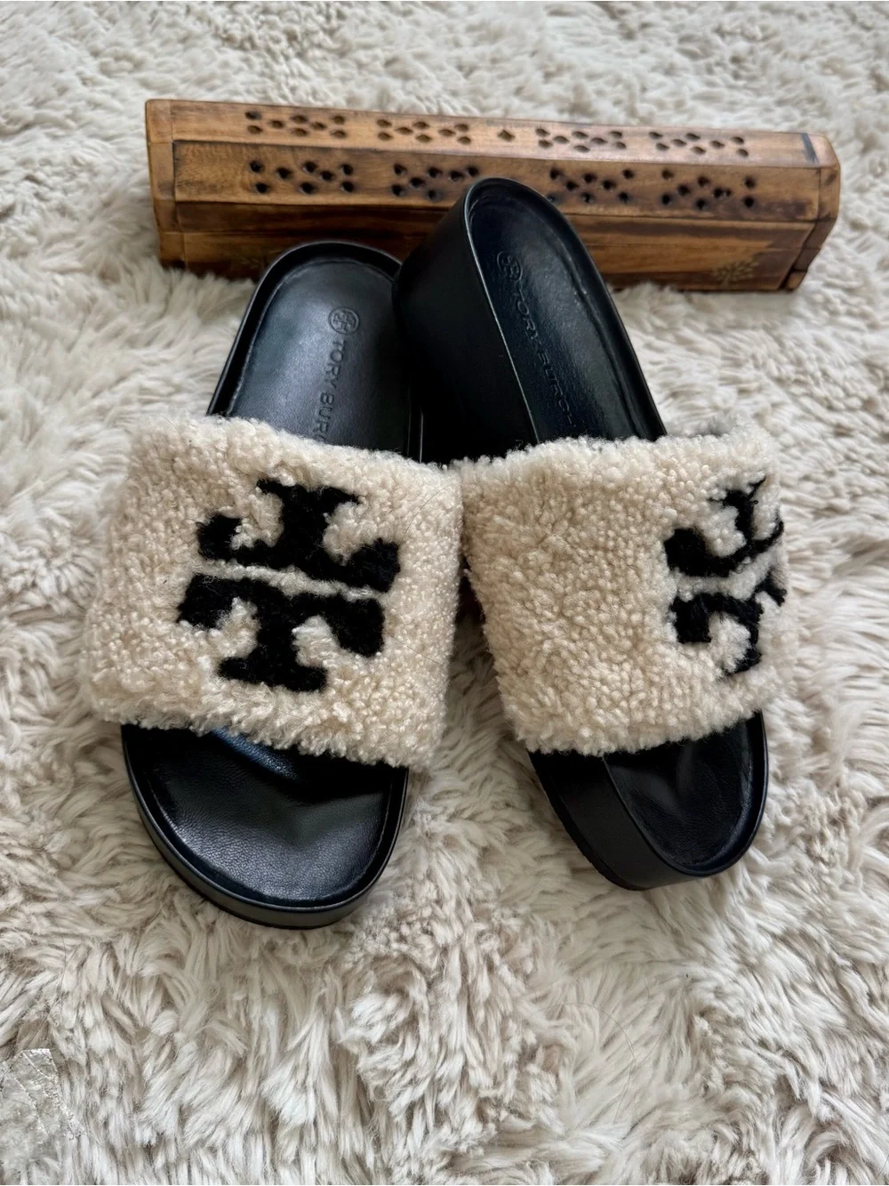 Tory Burch Women's Black Double T Shearling Platform Slide Sandals‎ Size 9